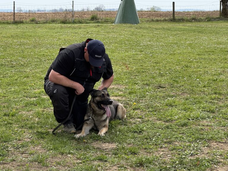Mensch-Hund-Team am Prüfungstag in Moos