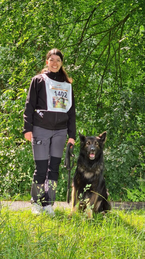 Lena und Edgar gemeinsam im Grünen