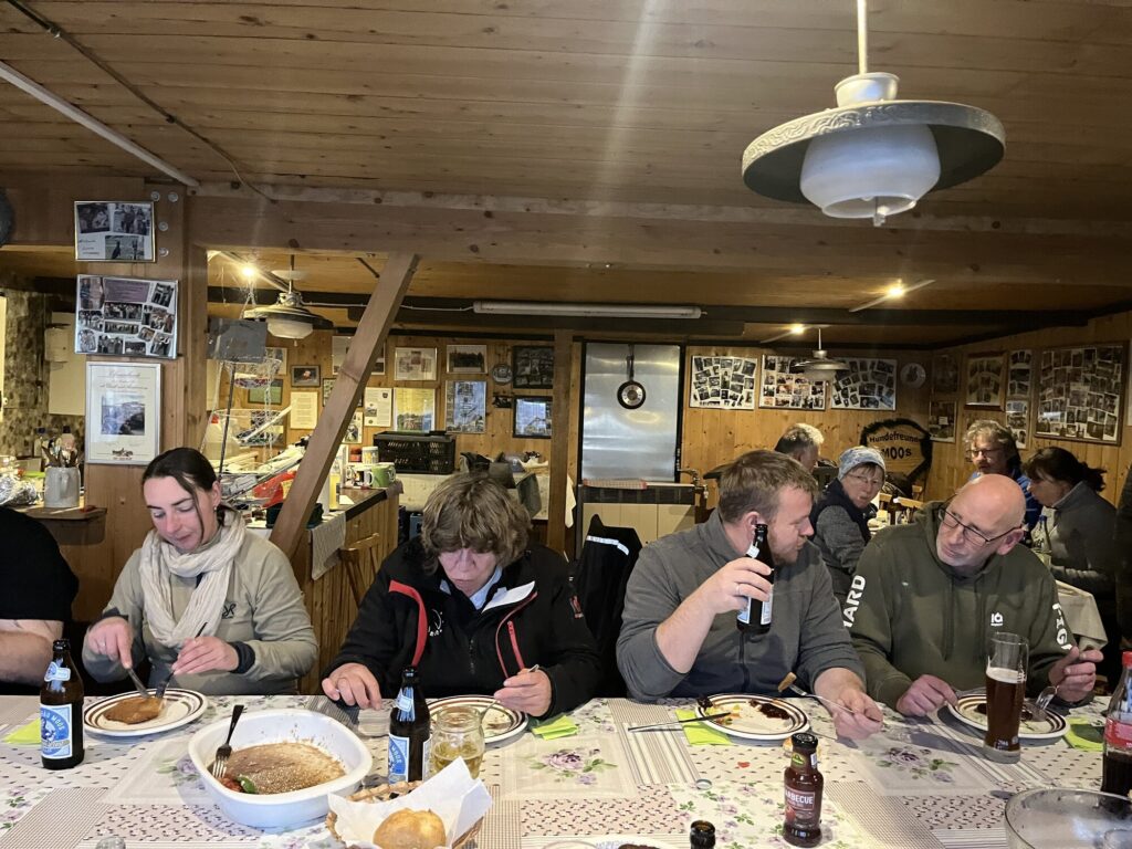 Gemeinsame Pause im Vereinsheim