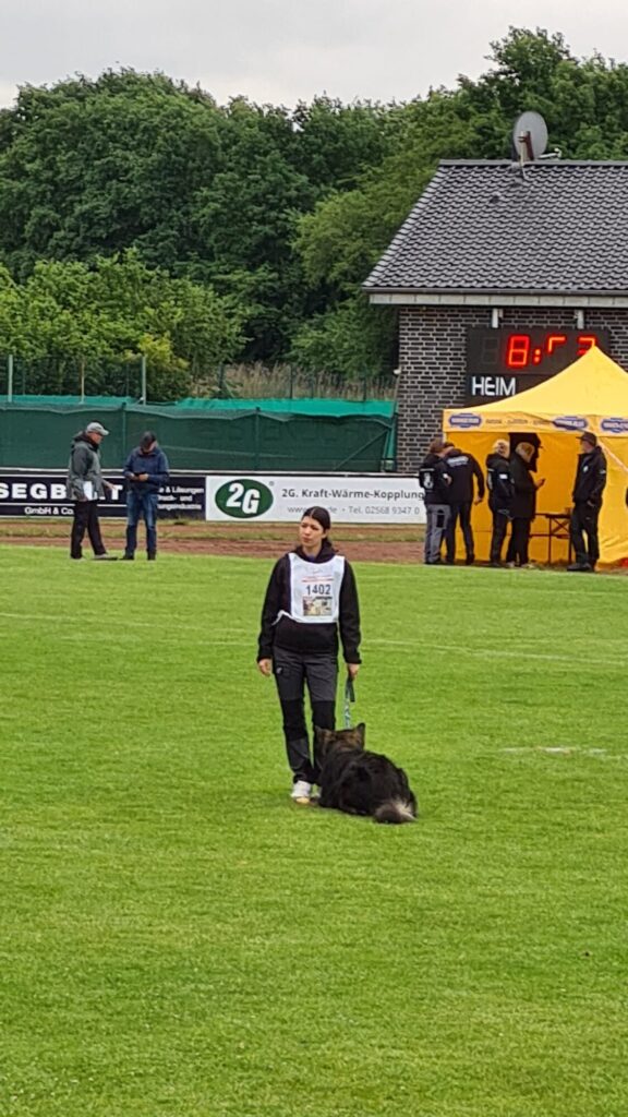 Lena und Edgar während der Prüfung im Stadion in Heek